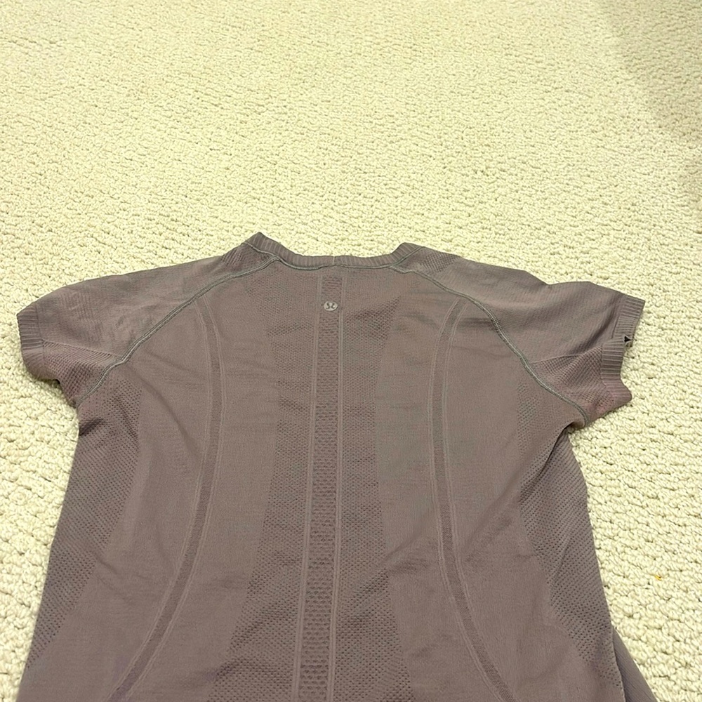 Lululemon swiftly tech athletic top